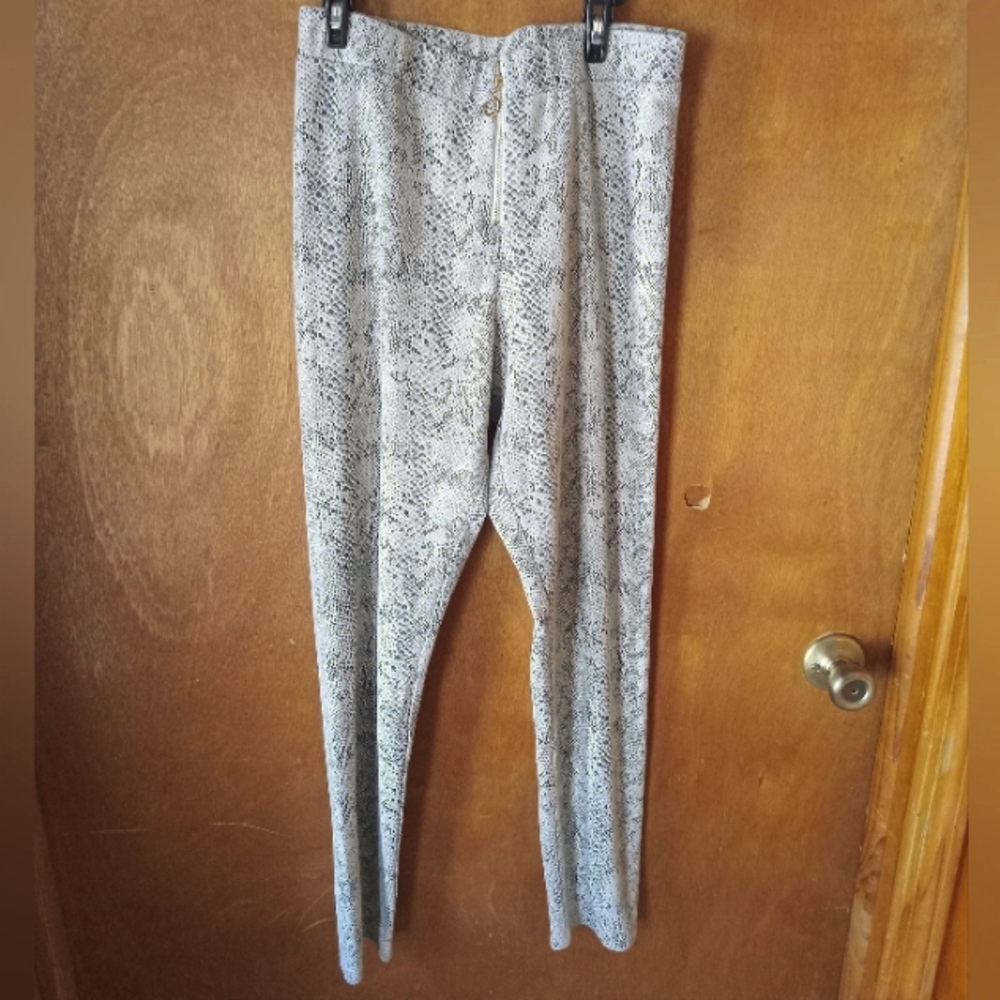 Privy woman's pants